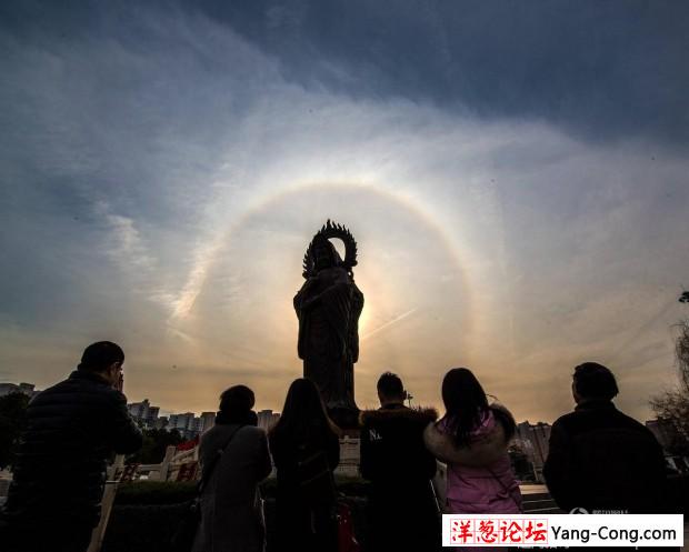 武汉归元寺现日晕景观 犹如“佛光”显现(3)