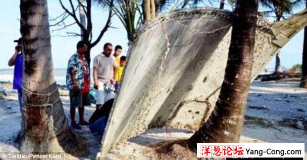 泰国南部海滩发现疑似MH370飞机残骸(1)