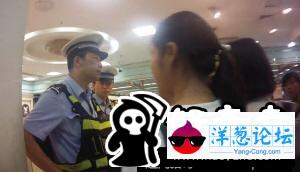 美女在试衣间丢衣服遇尴尬 商场：穿内衣去派出所(1)