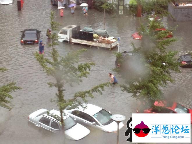 北京特大暴雨图片