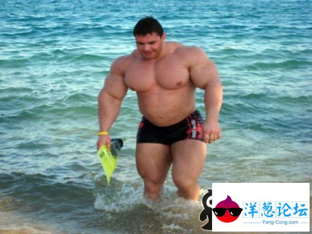 肌肉男