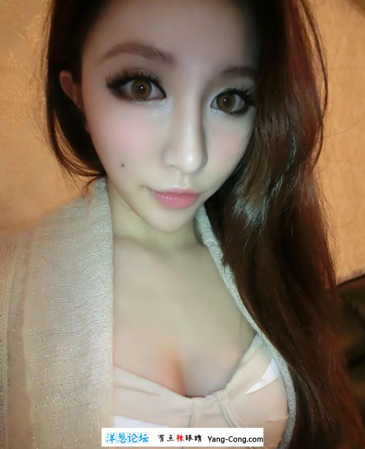 90后美女爱卖萌美女图片